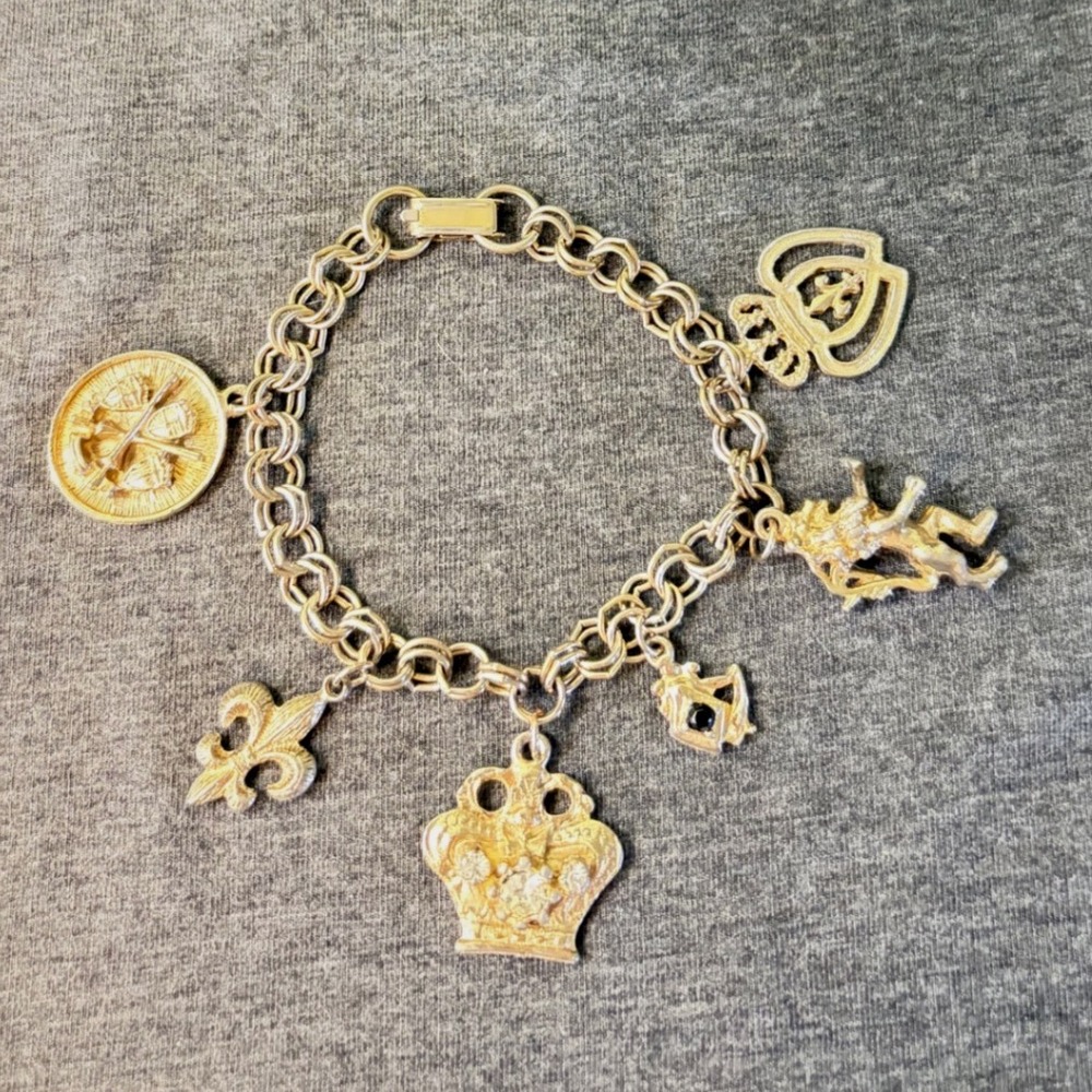 Charm Bracelet Gold Tone Rhinestone Vintage Heraldic Royal Style 7.5in